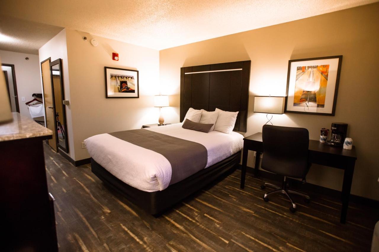 Double Room - Disability Access/Non-Smoking at Ten Pin Inn & Suites
