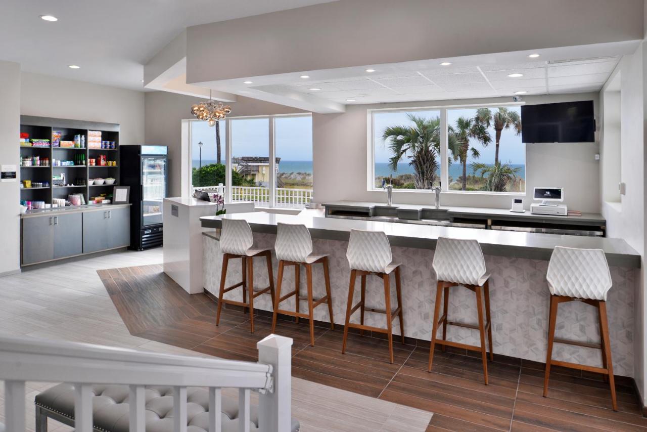 | Cabana Shores Hotel