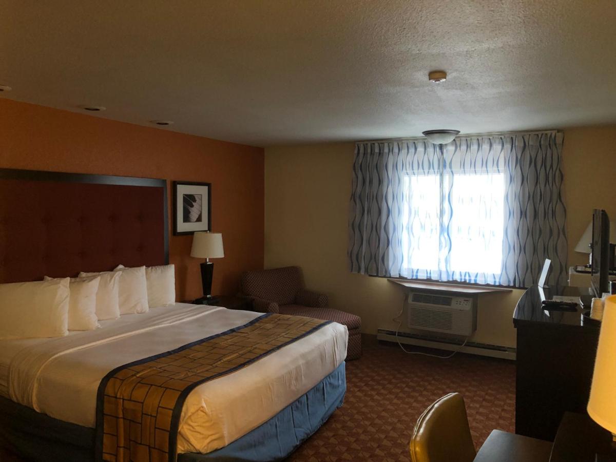 King Room - Non-Smoking at Days Inn & Suites by Wyndham Stevens Point