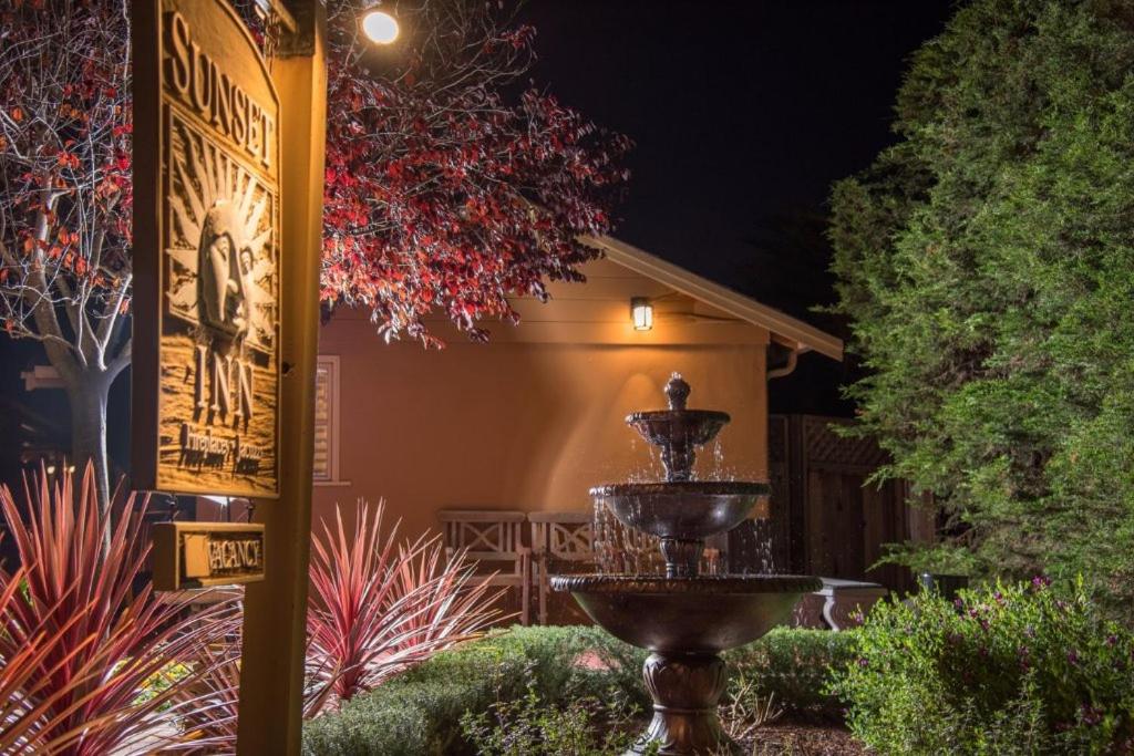 | Sunset Inn Pacific Grove