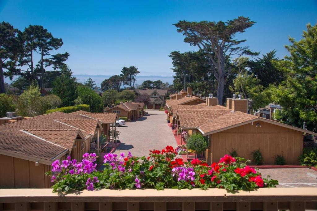 | Sunset Inn Pacific Grove