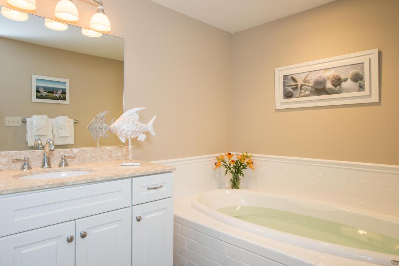  | Inn at Harbor Hill Marina