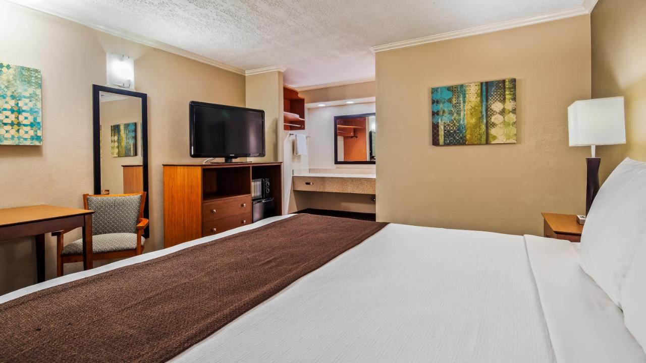  | Best Western Oxnard Inn