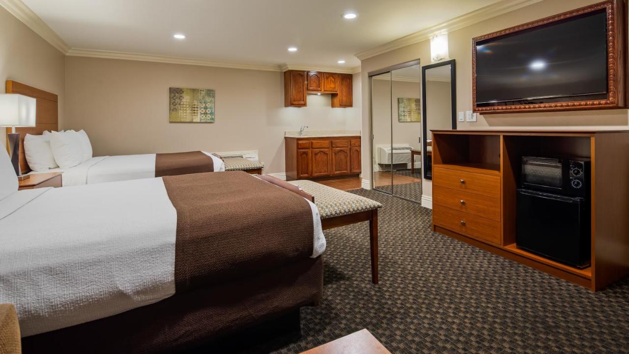 Queen Room with Two Queen Beds and Kitchenette - Non-Smoking at Best Western Oxnard Inn