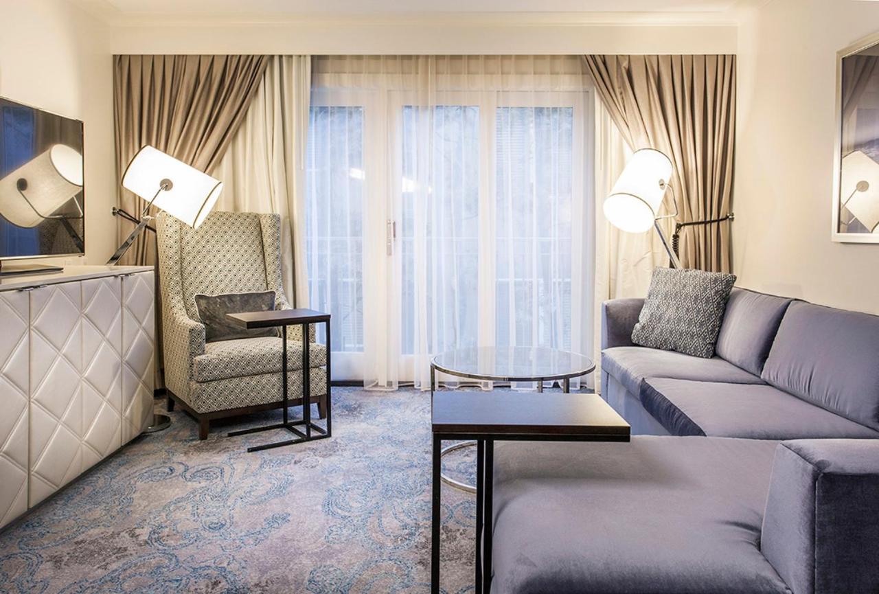 Superior One-Bedroom Suite at Hotel Amarano Burbank