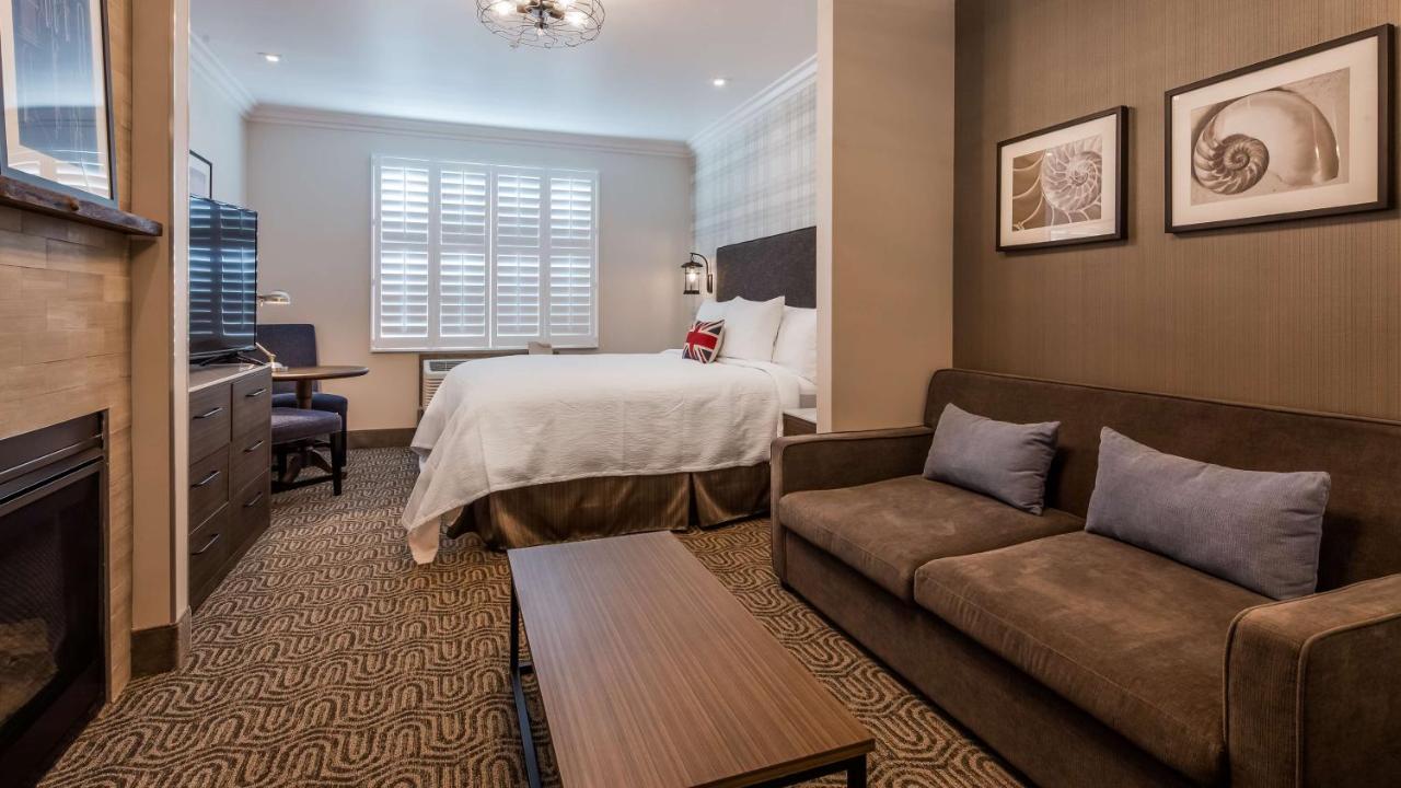 King Suite at Aristocrat Hotel, BW Signature Collection