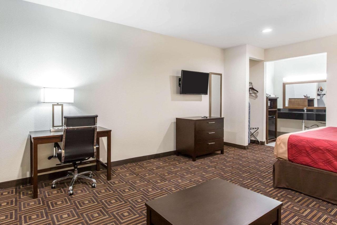  | Scottish Inns & Suites Spring - Houston North