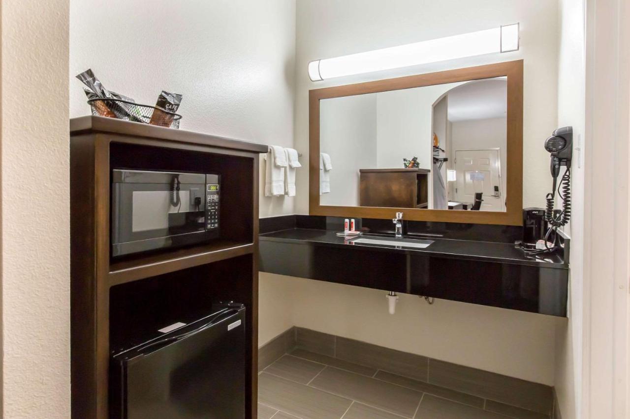  | Scottish Inns & Suites Spring - Houston North
