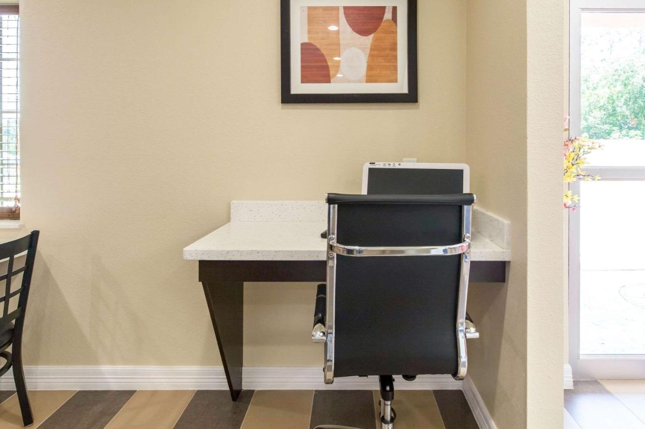  | Scottish Inns & Suites Spring - Houston North