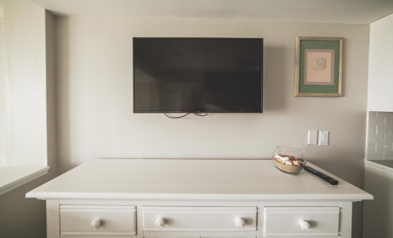  | Surf Club Oceanfront Hotel