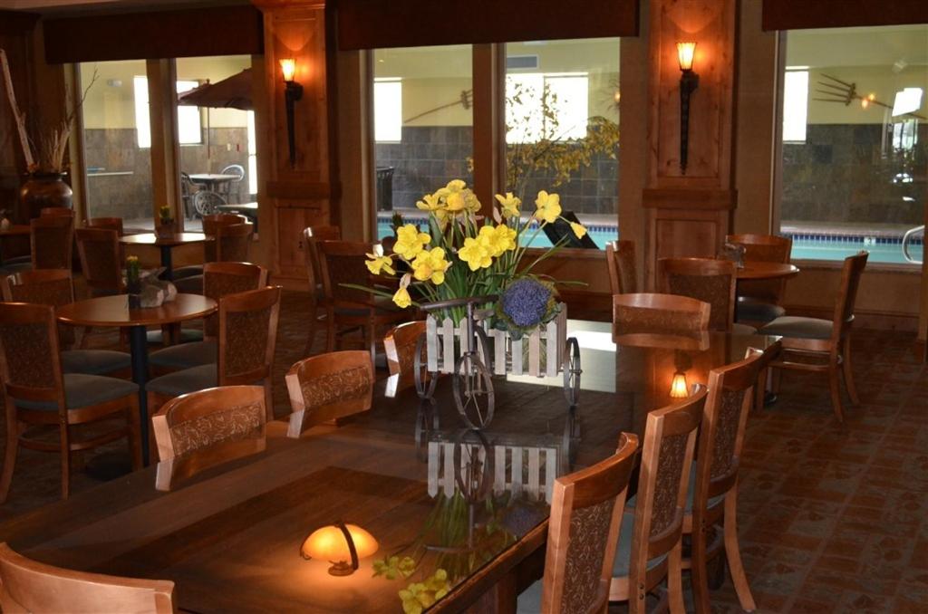 | Inn at Cross Keys Station