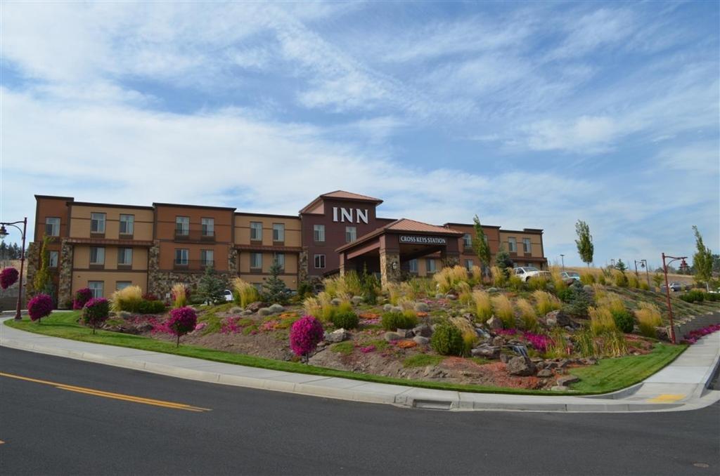 | Inn at Cross Keys Station
