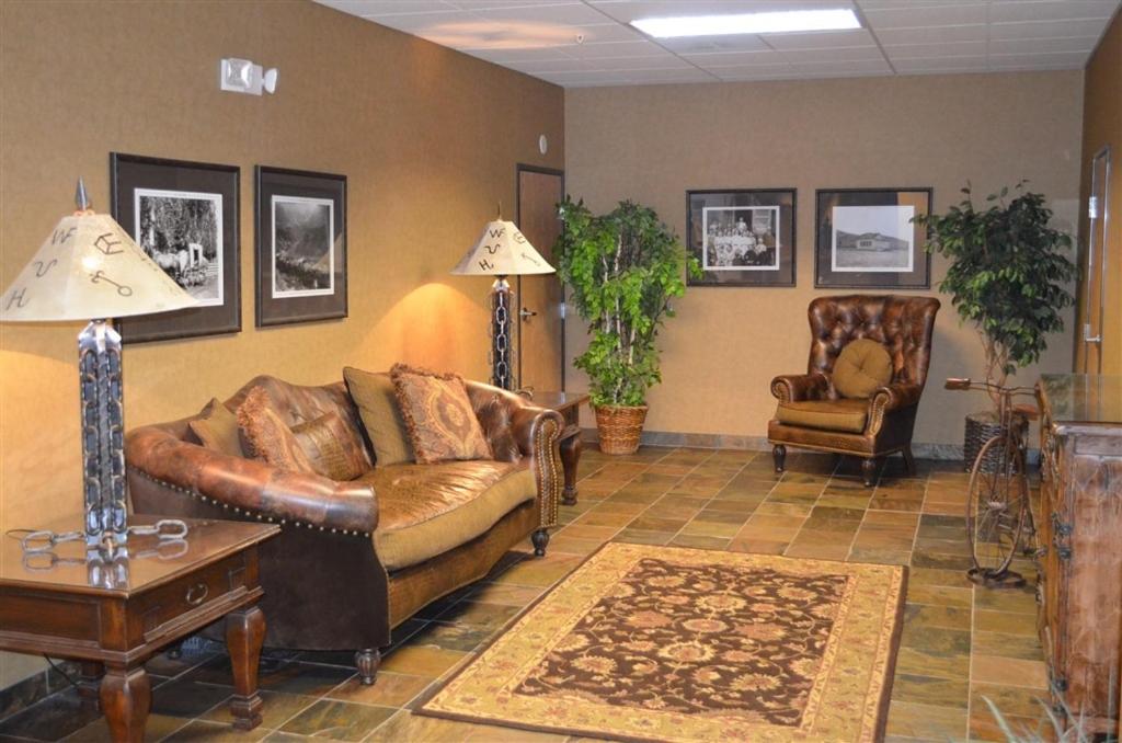 | Inn at Cross Keys Station