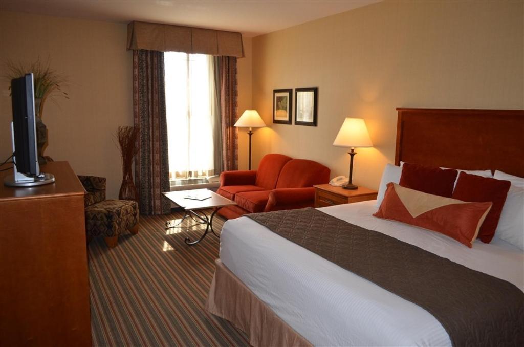 | Inn at Cross Keys Station