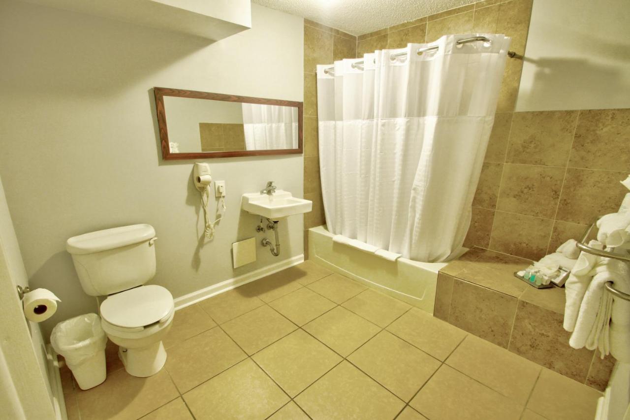 Queen Bed Accessible at Econo Lodge Inn & Suites Fort Lauderdale North
