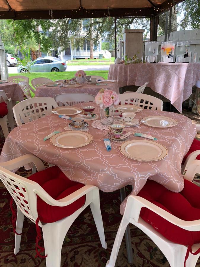 | Avenue O Bed and Breakfast