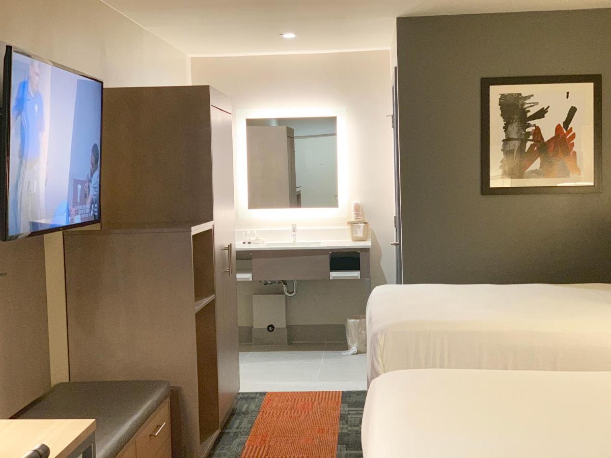 | Pacific Motor Inn