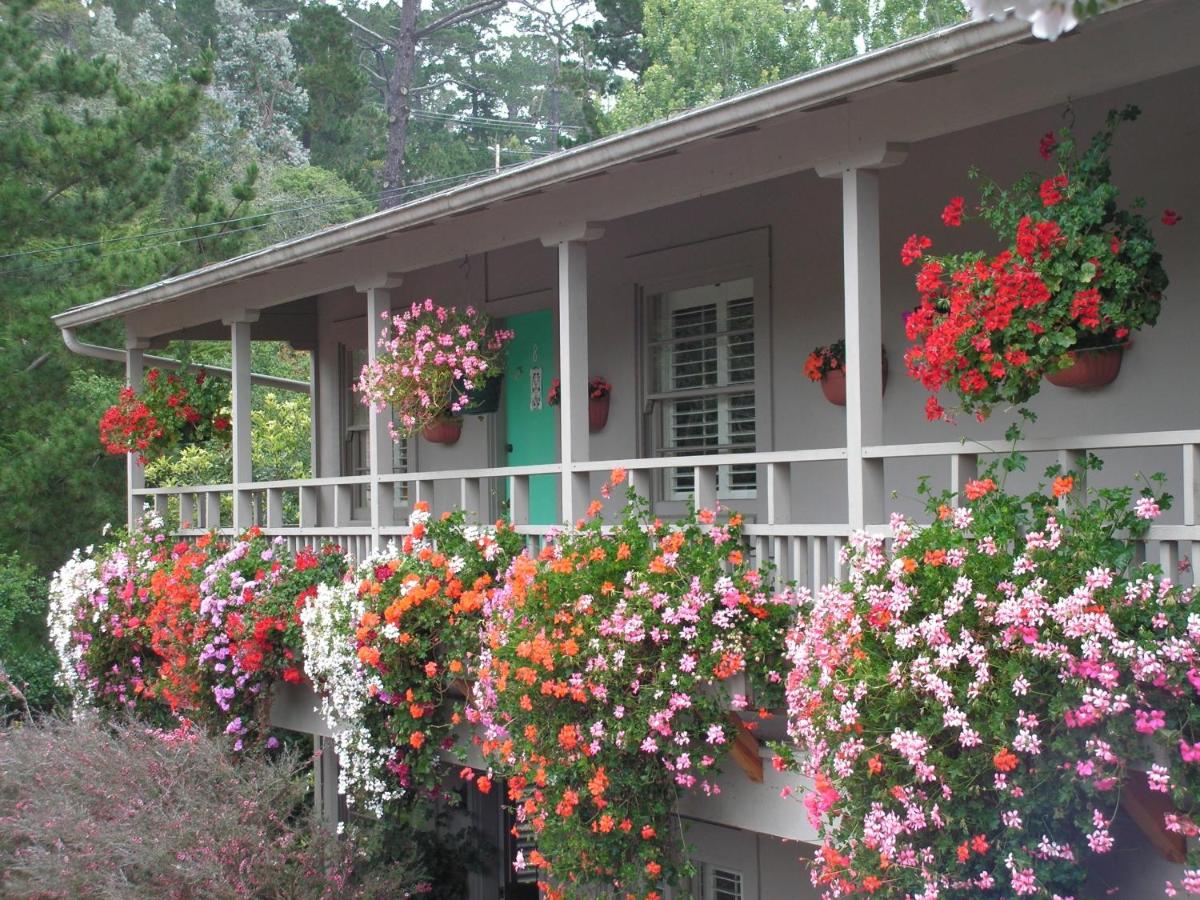 | Carmel Country Inn
