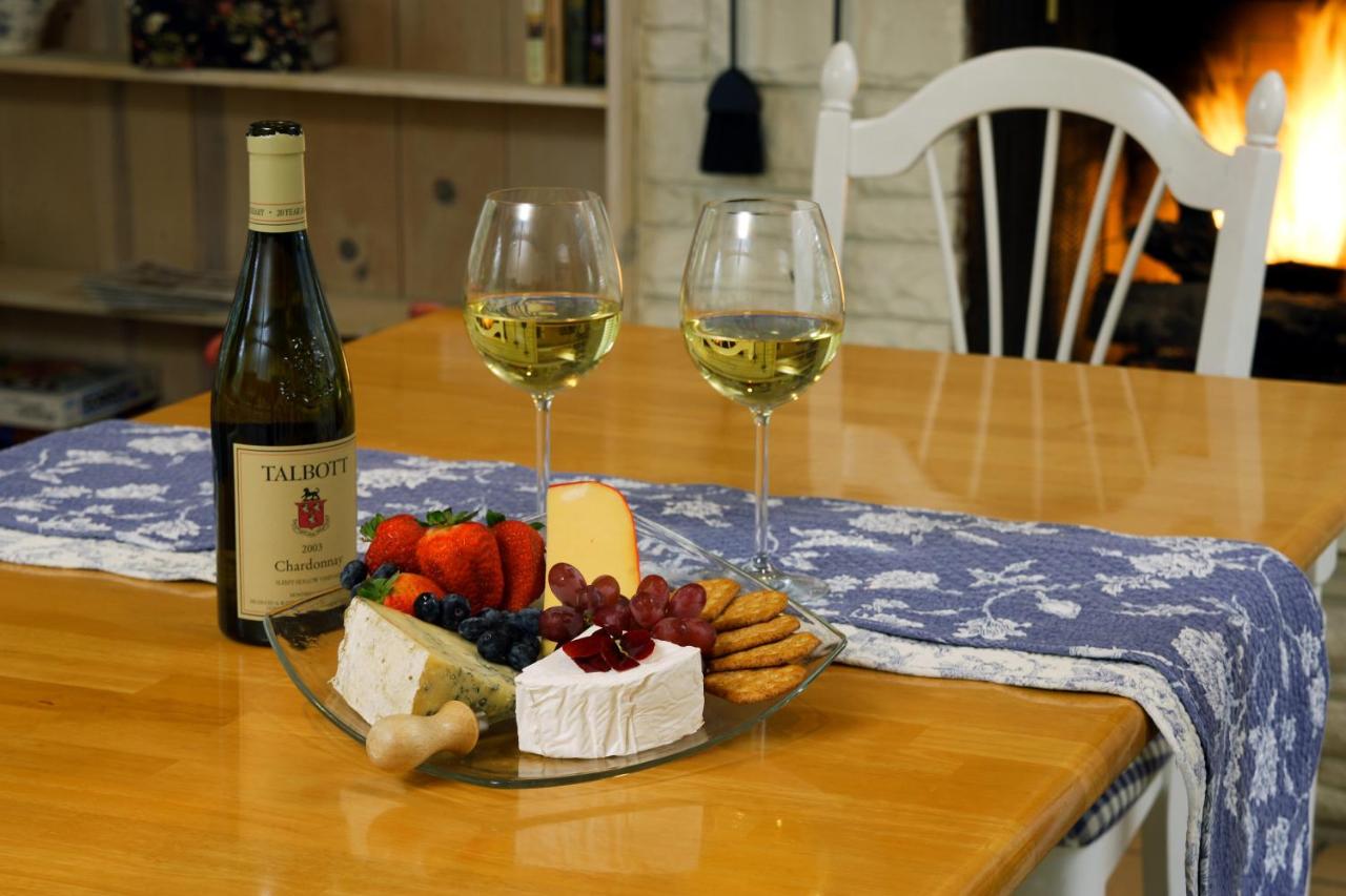 | Carmel Country Inn