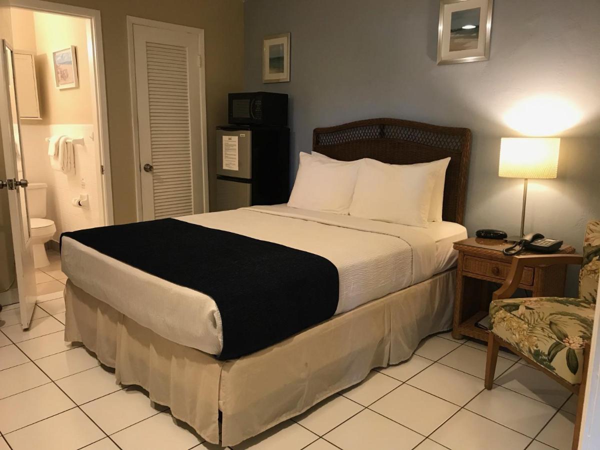 Small Hotel Room # 25 at Casitas Coral Ridge