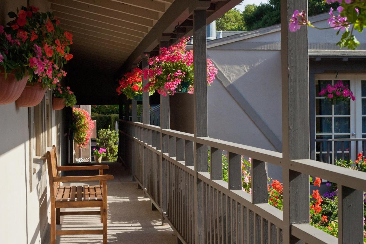 | Carmel Country Inn
