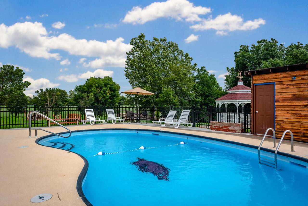| Fairway Inn