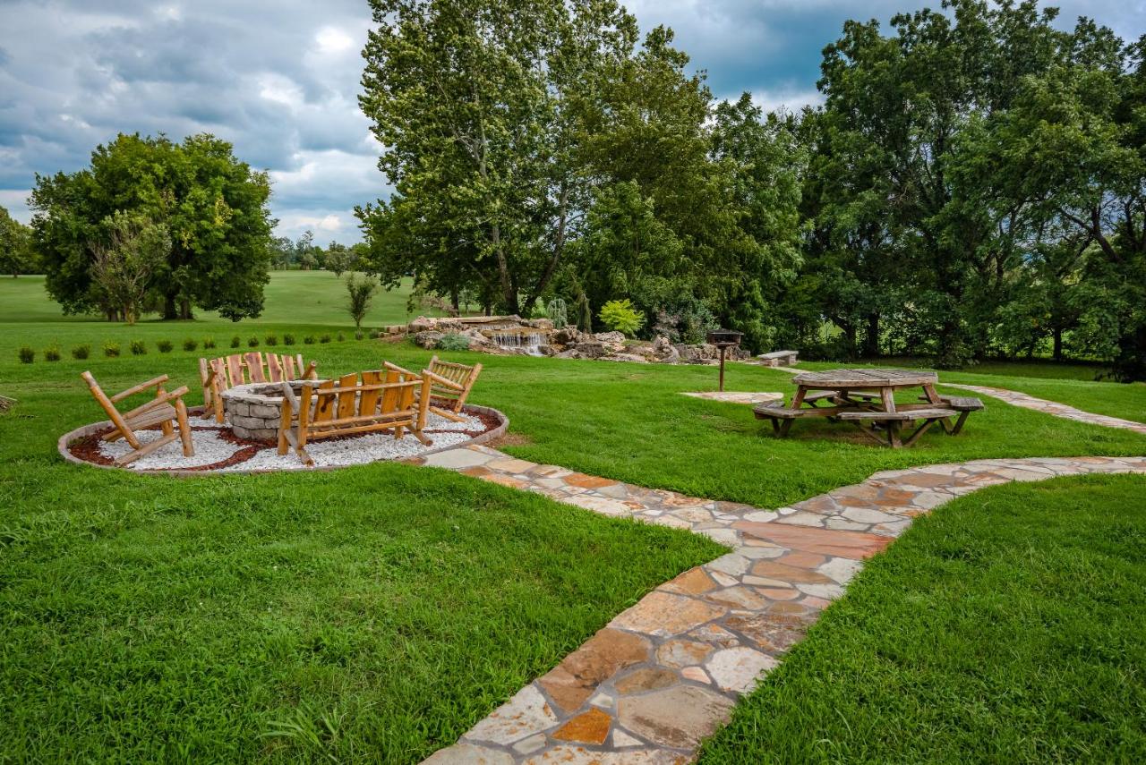 | Fairway Inn