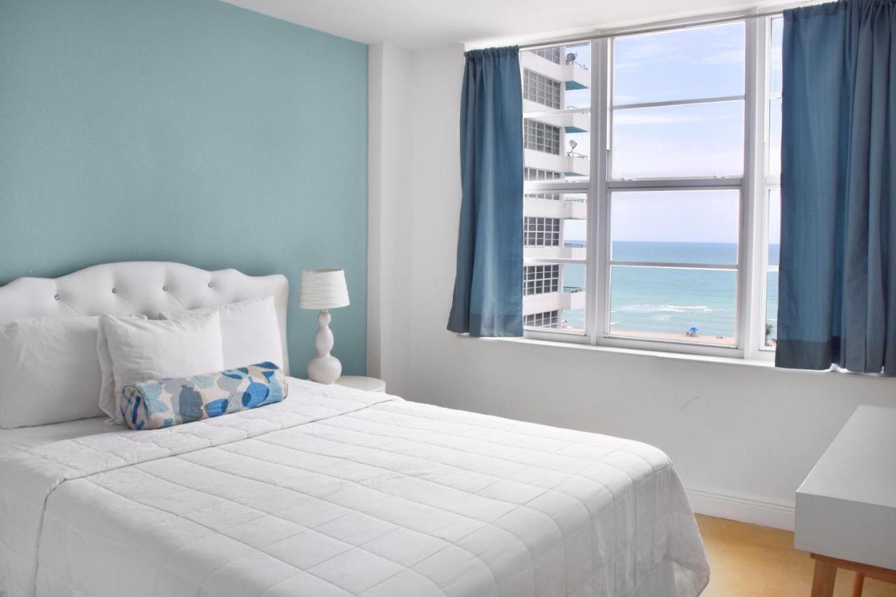 Deluxe Oceanview Suite 2 Bedroom & 2 Bath with Kitchen at Seacoast Suites on Miami Beach