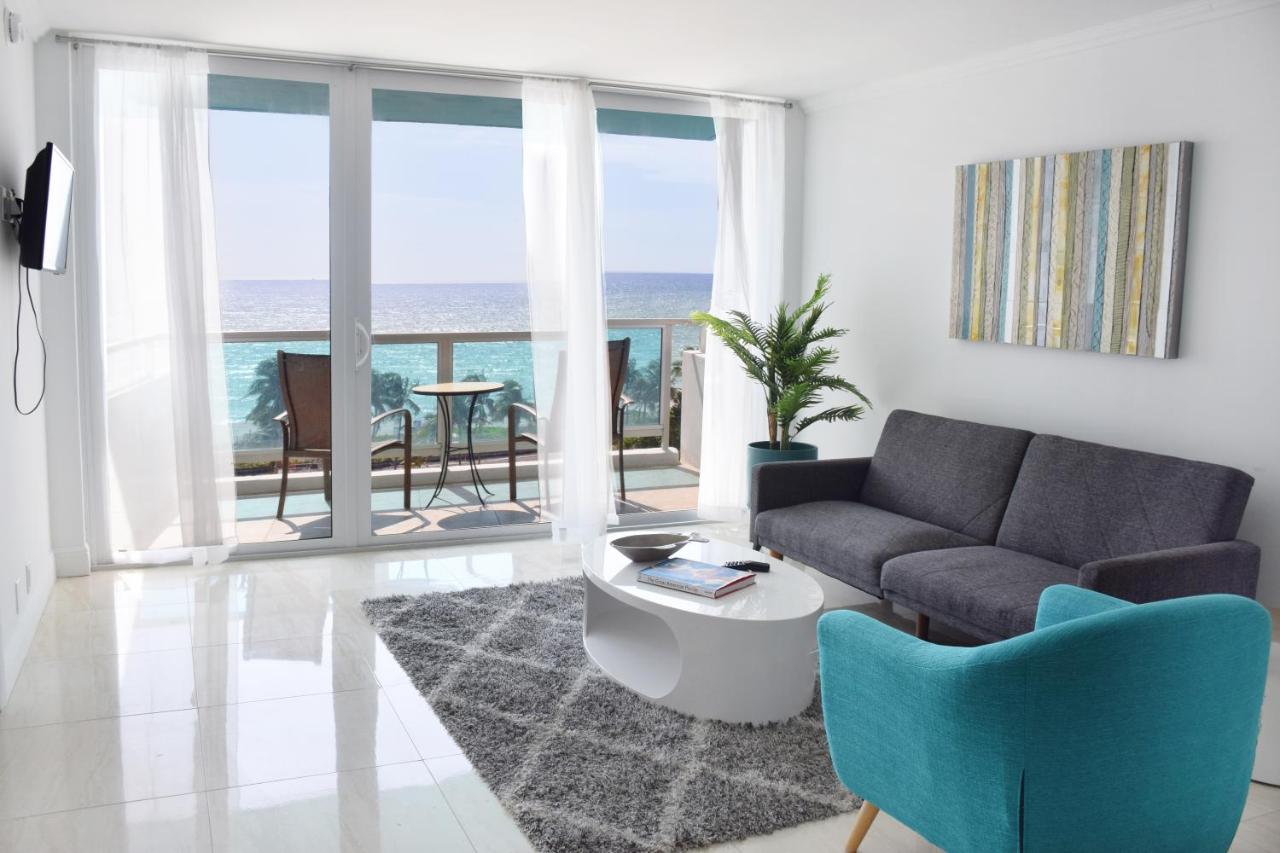 Deluxe Oceanview Suite 2 Bedroom & 2 Bath with Kitchen at Seacoast Suites on Miami Beach