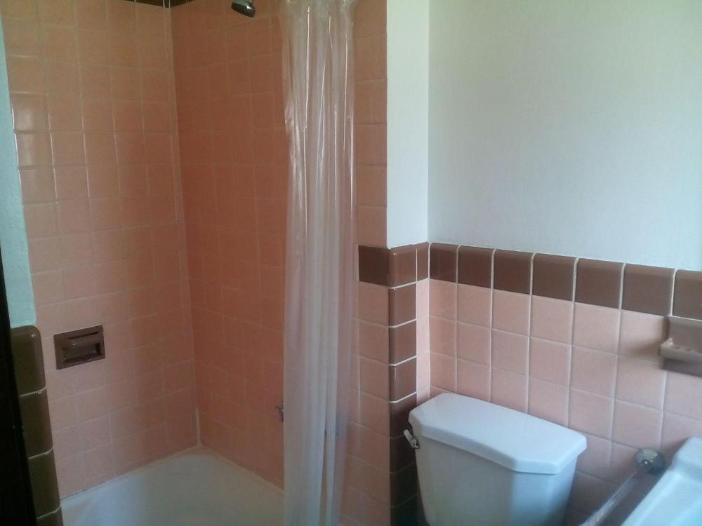 | Mountaineer Motel