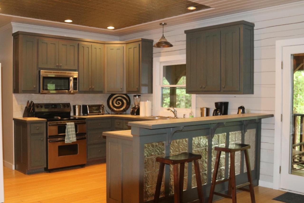 Two-Bedroom Suite at Barefoot Hills
