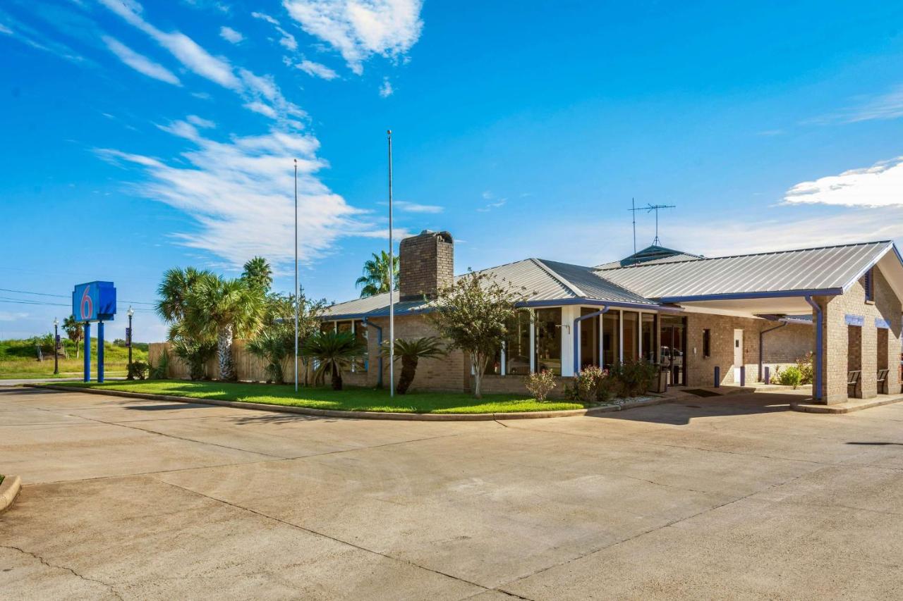| Motel 6-Freeport, TX
