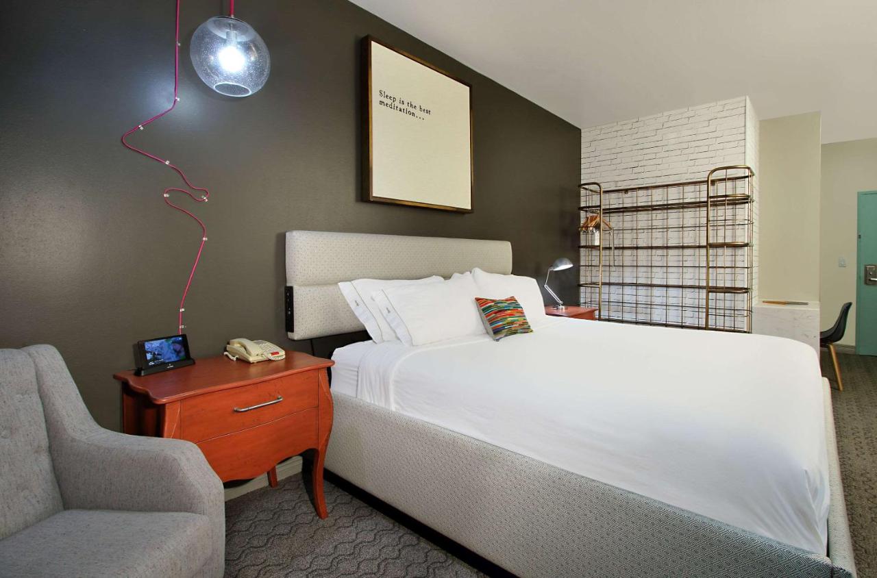 King Room - Accessible/Non-Smoking at Hotel Ylem