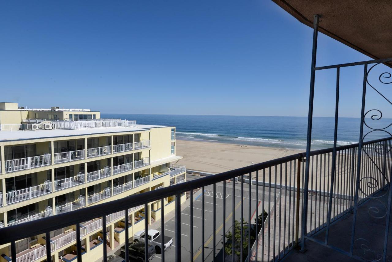 Partial View with Two Queen Beds - Non Smoking at Grand Hotel Ocean City Oceanfront