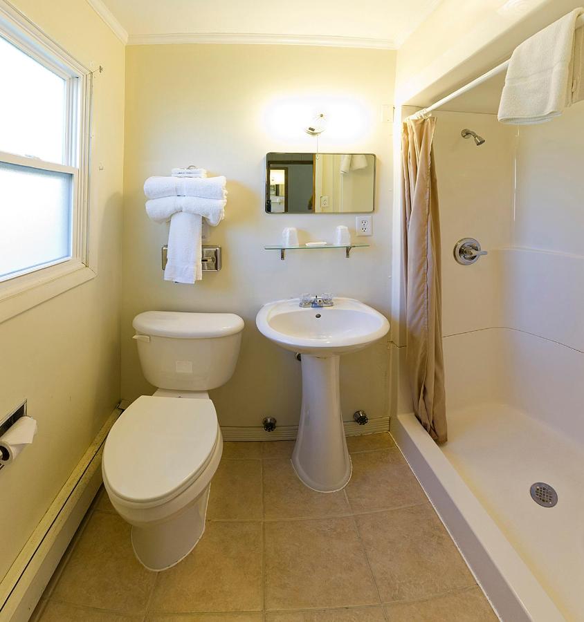 | Sunset Lodge Escanaba