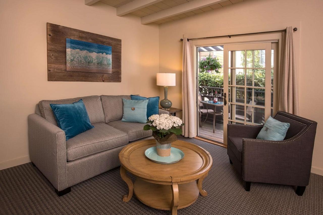 | Carmel Country Inn