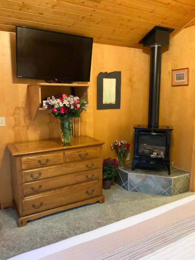 | The Woods Hotel - Gay LGBTQ Cabins