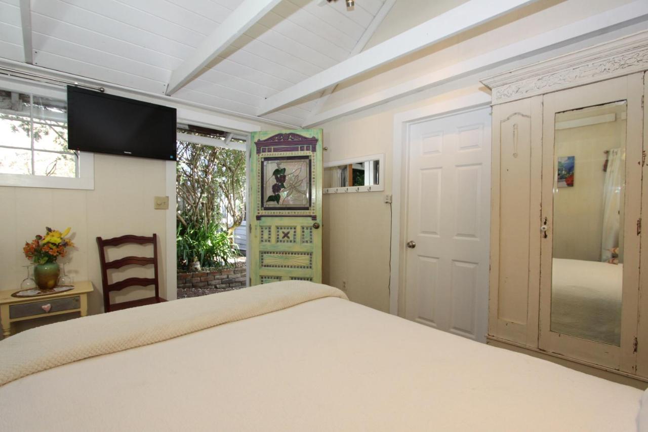 | Seagull Inn Bed & Breakfast