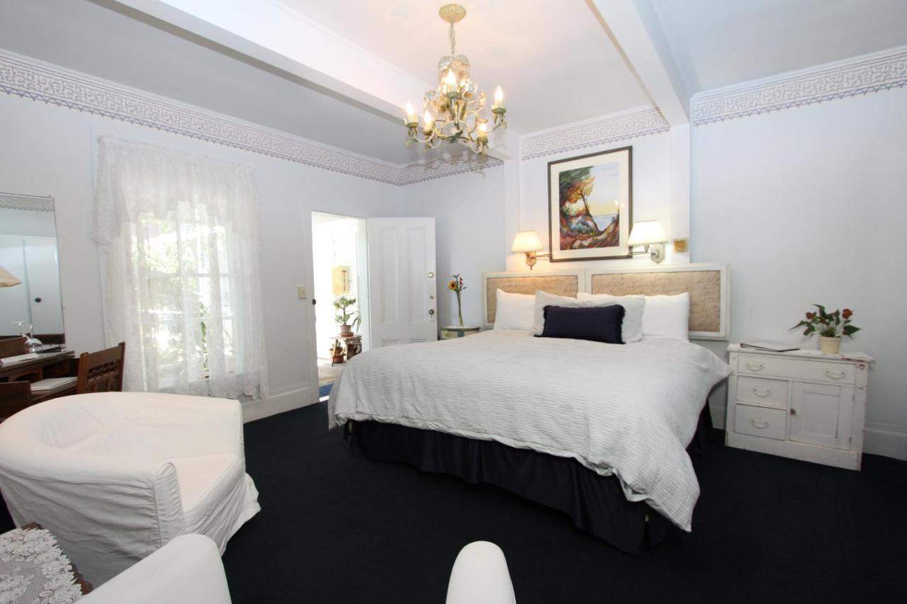 | Seagull Inn Bed & Breakfast