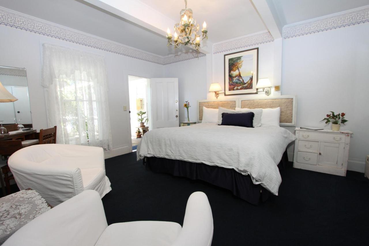 | Seagull Inn Bed & Breakfast
