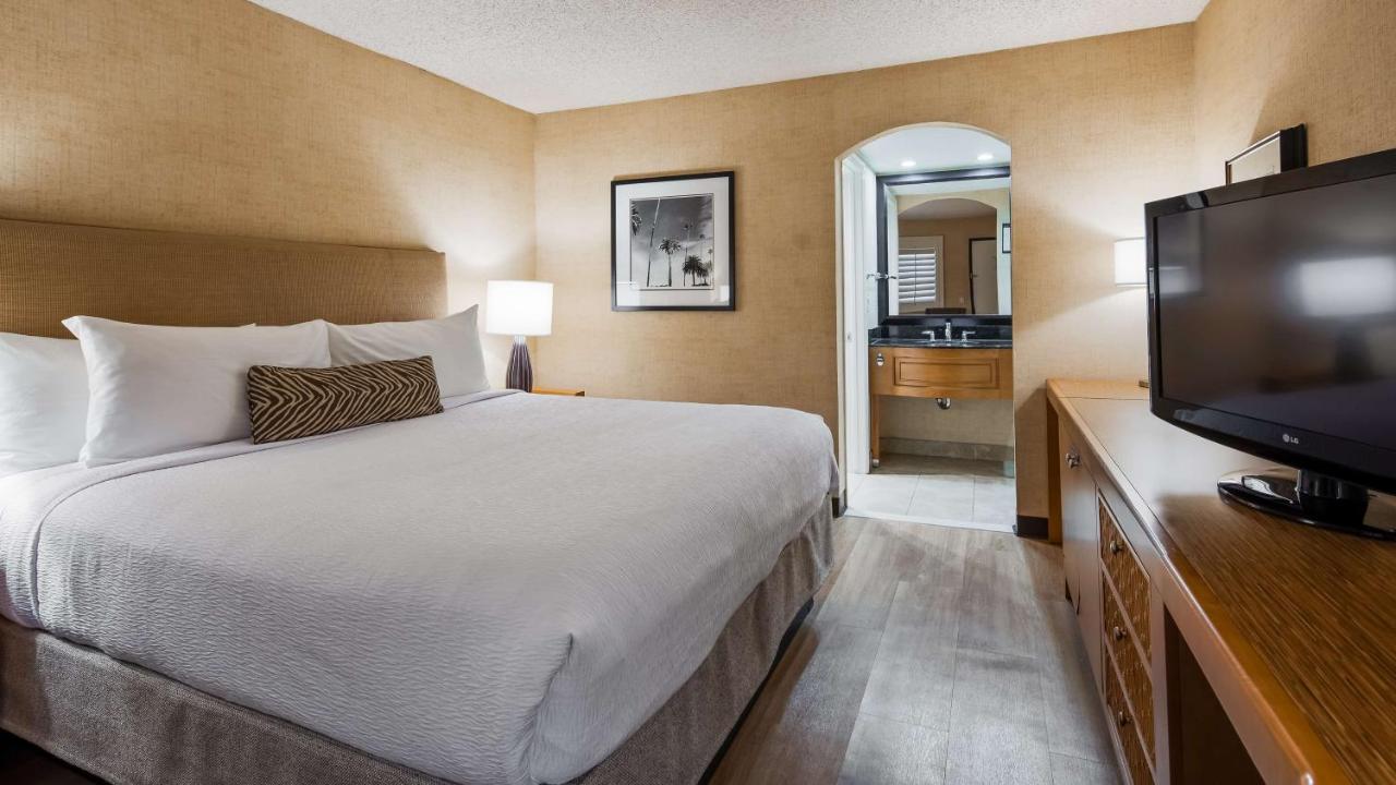 King Room with King Bed and Roll In Shower - Disability Access/Non-Smoking at Best Western Plus Las Brisas Hotel