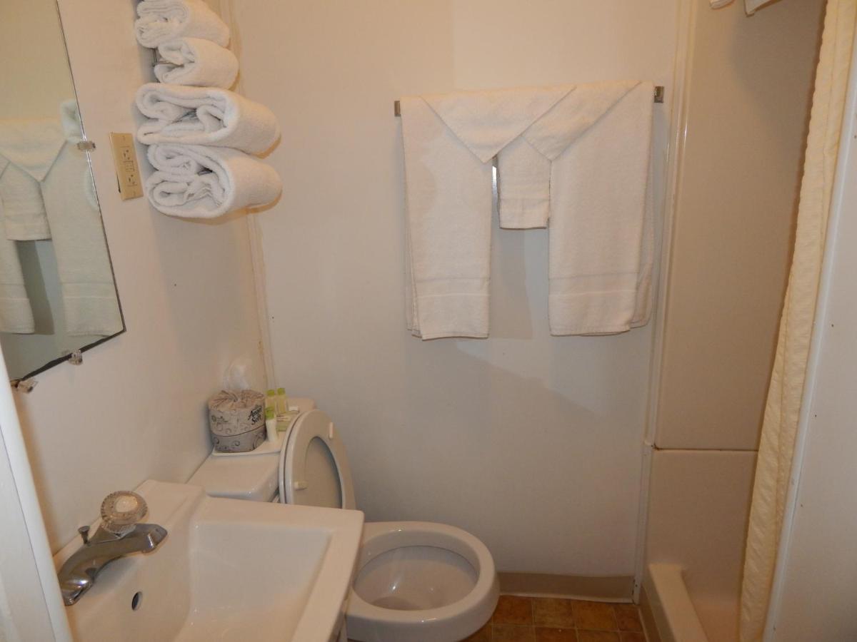| Shoreham Oceanfront Hotel
