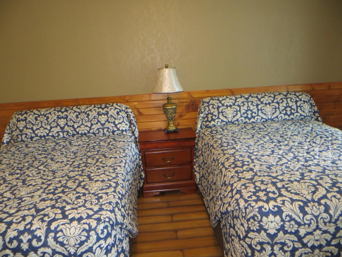  | Cool Springs Inn