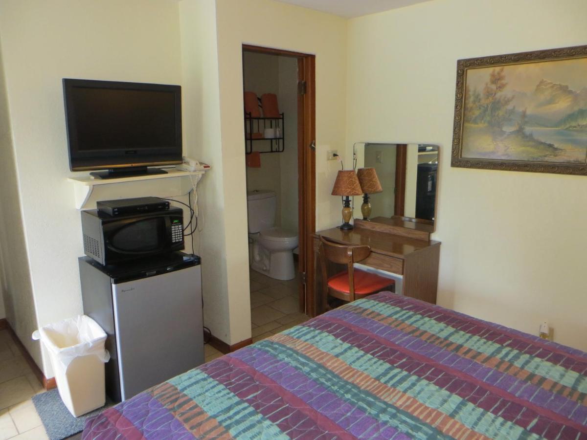  | Cool Springs Inn