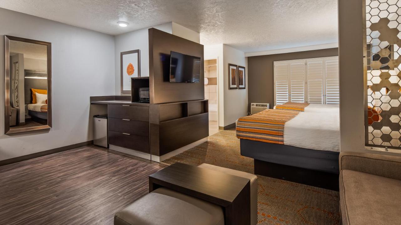Queen Room with Two Queen Beds - Pet Friendly at Best Western Corvallis
