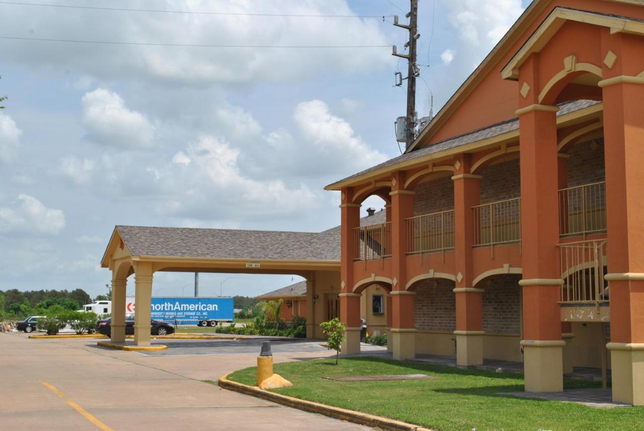  | Executive Inn Brookshire