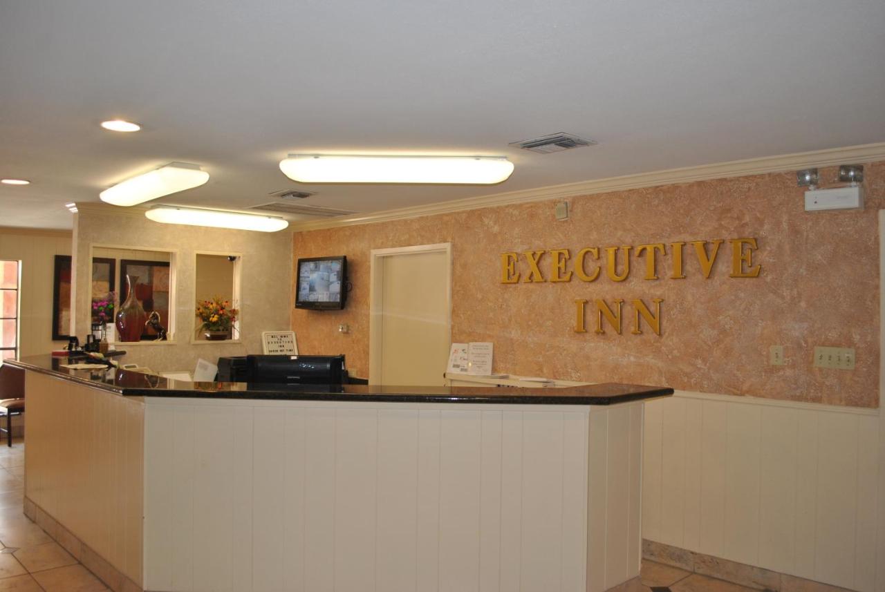  | Executive Inn Brookshire