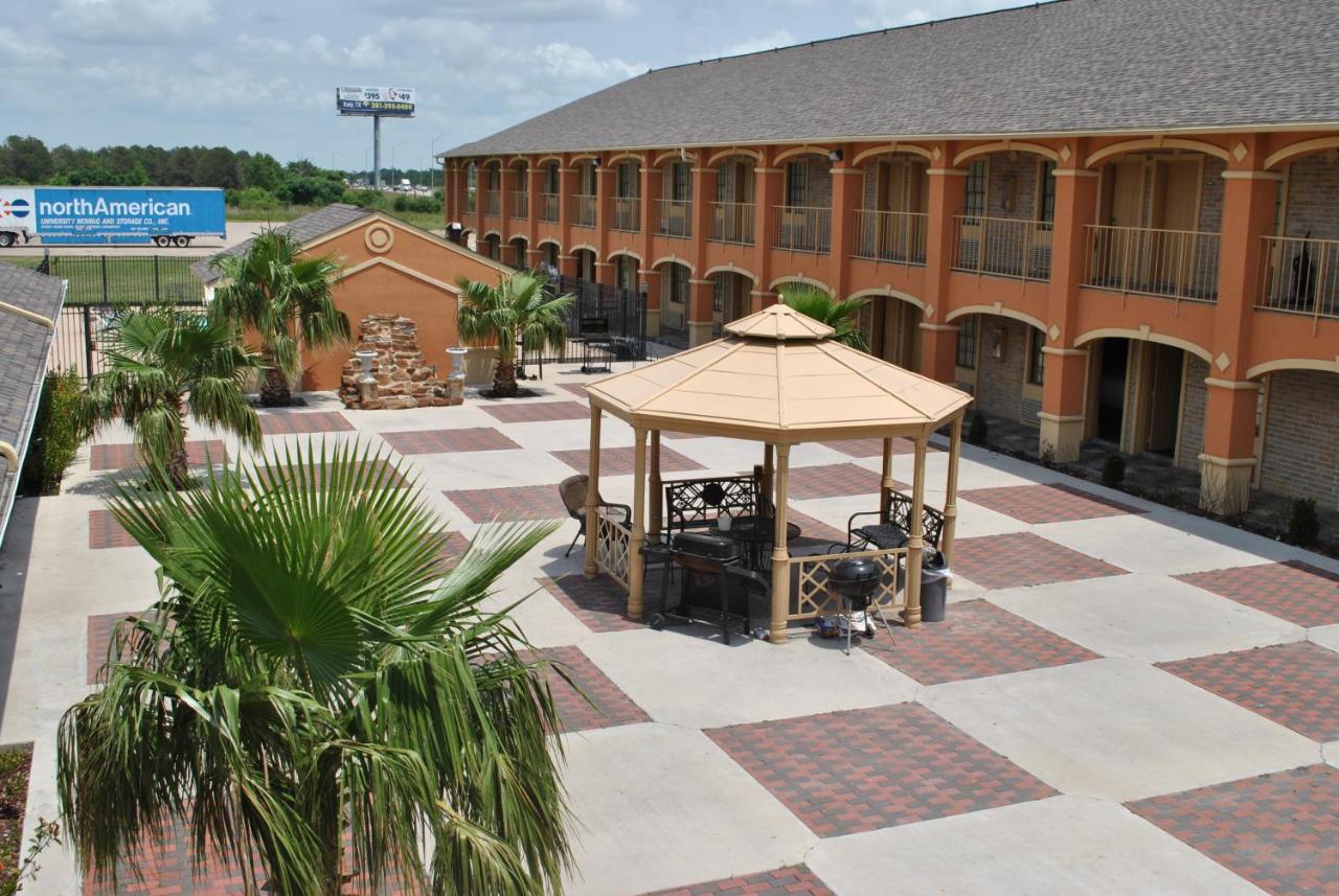  | Executive Inn Brookshire