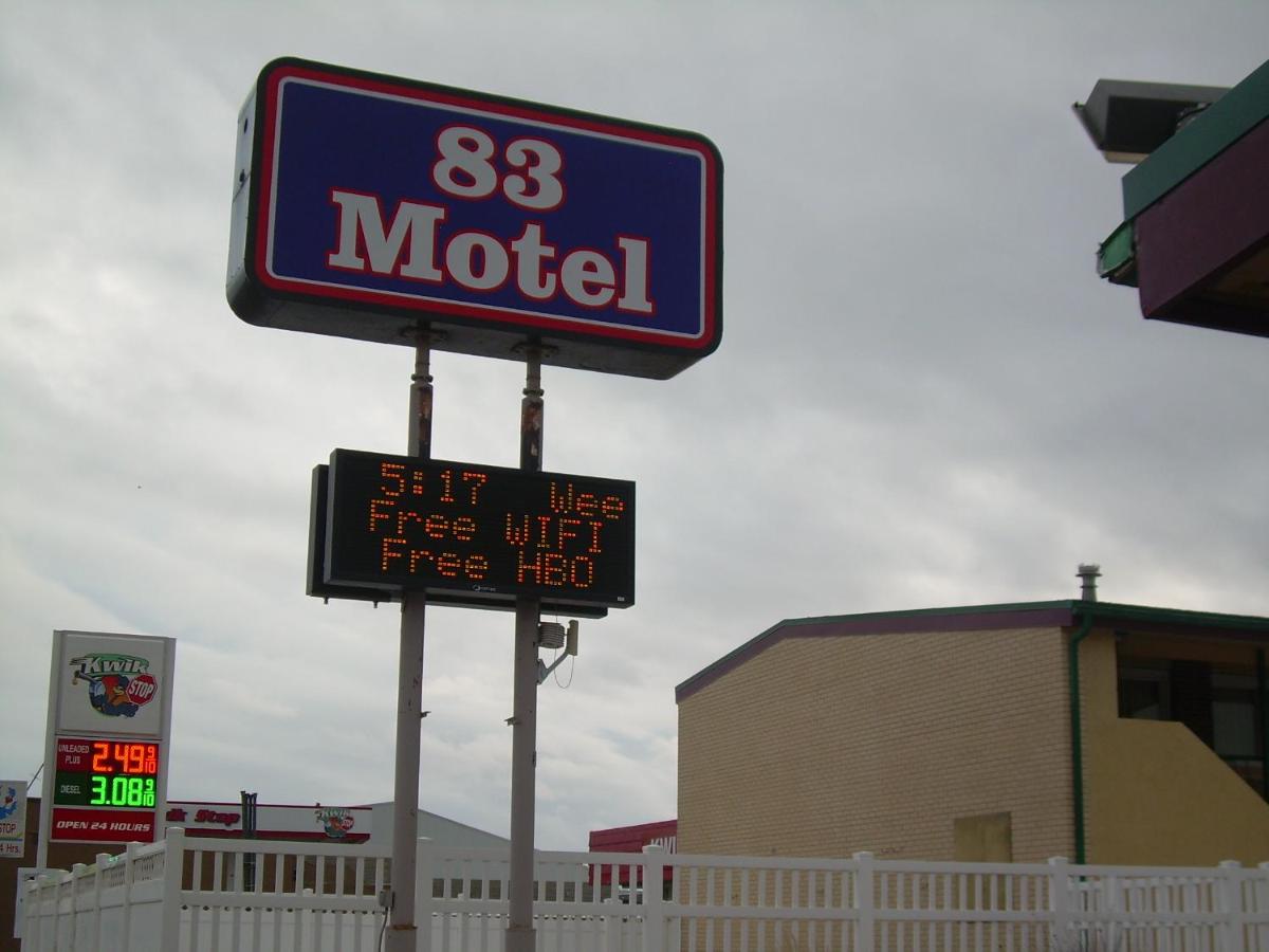 | 83 motel