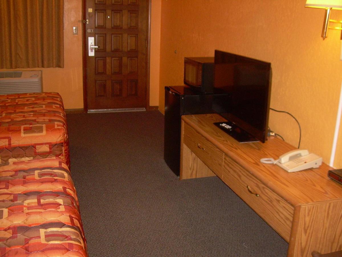 | 83 motel